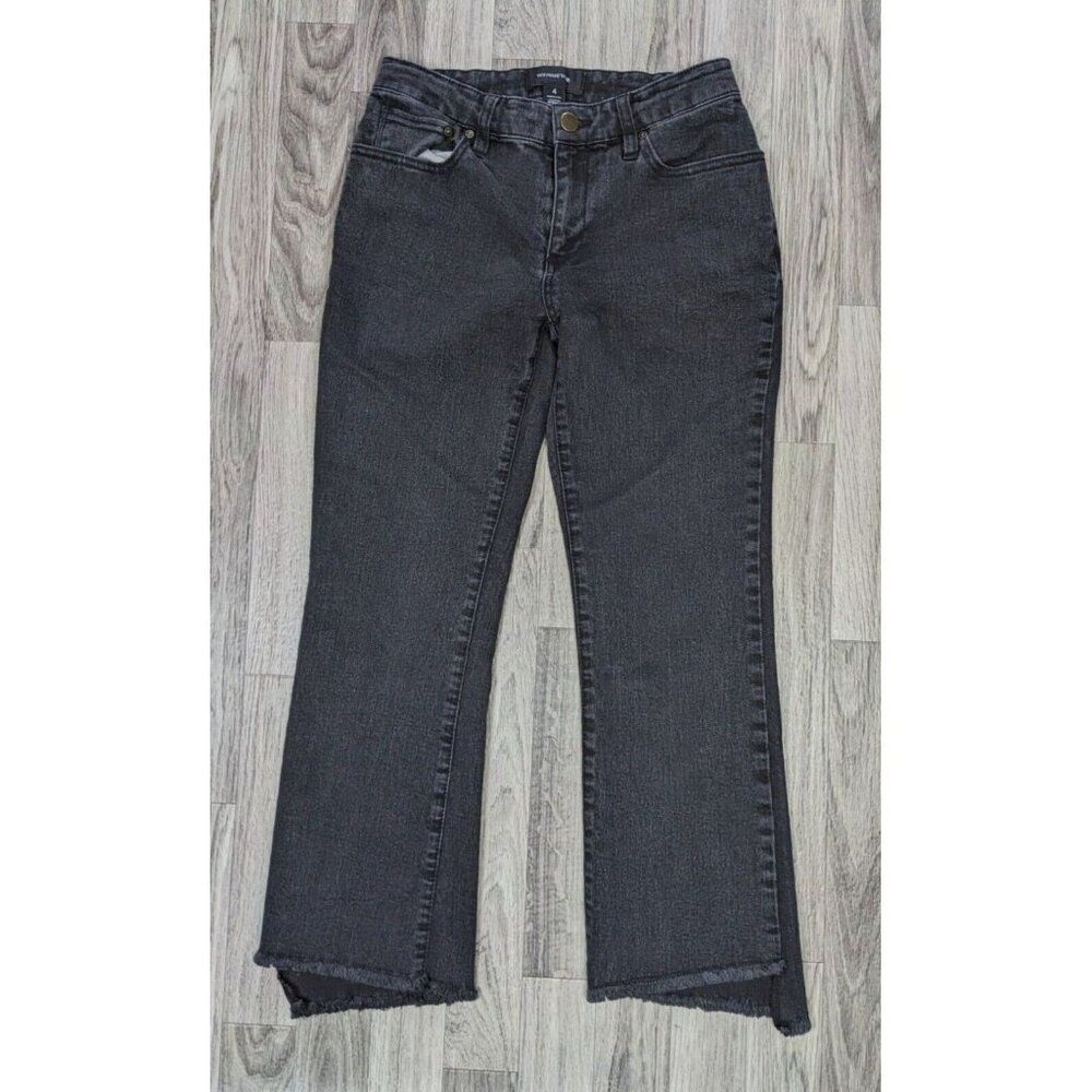 (3/$35) Who What Wear Size 4 Pockets Fringe Hem Cropped Black Grey Denim Jeans